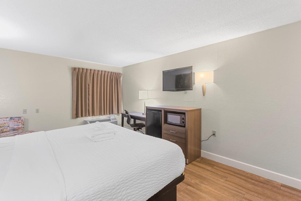 Clarion Pointe Savannah Gateway I-95 エクステリア 写真