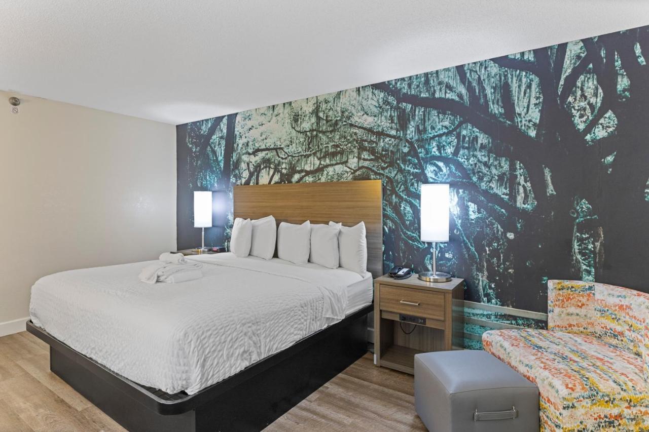 Clarion Pointe Savannah Gateway I-95 エクステリア 写真