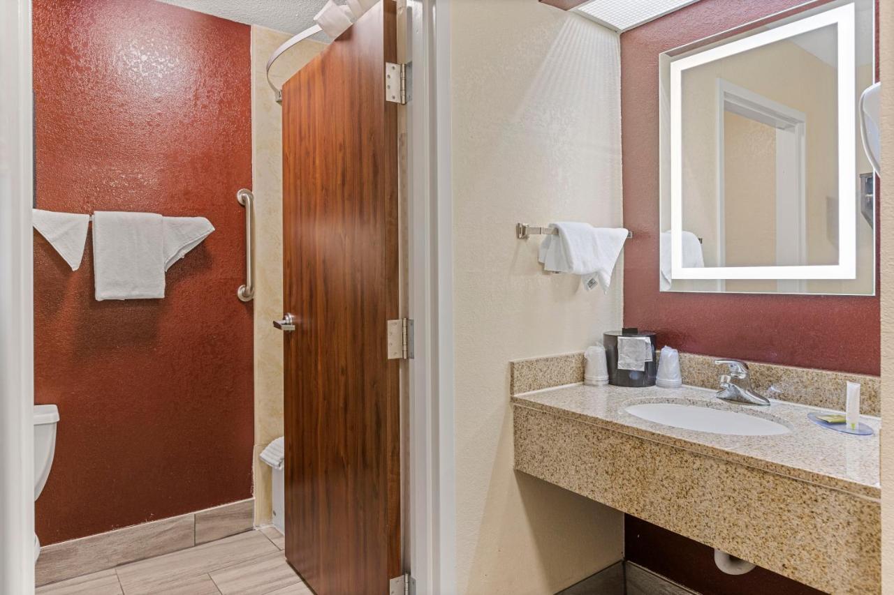 Clarion Pointe Savannah Gateway I-95 エクステリア 写真