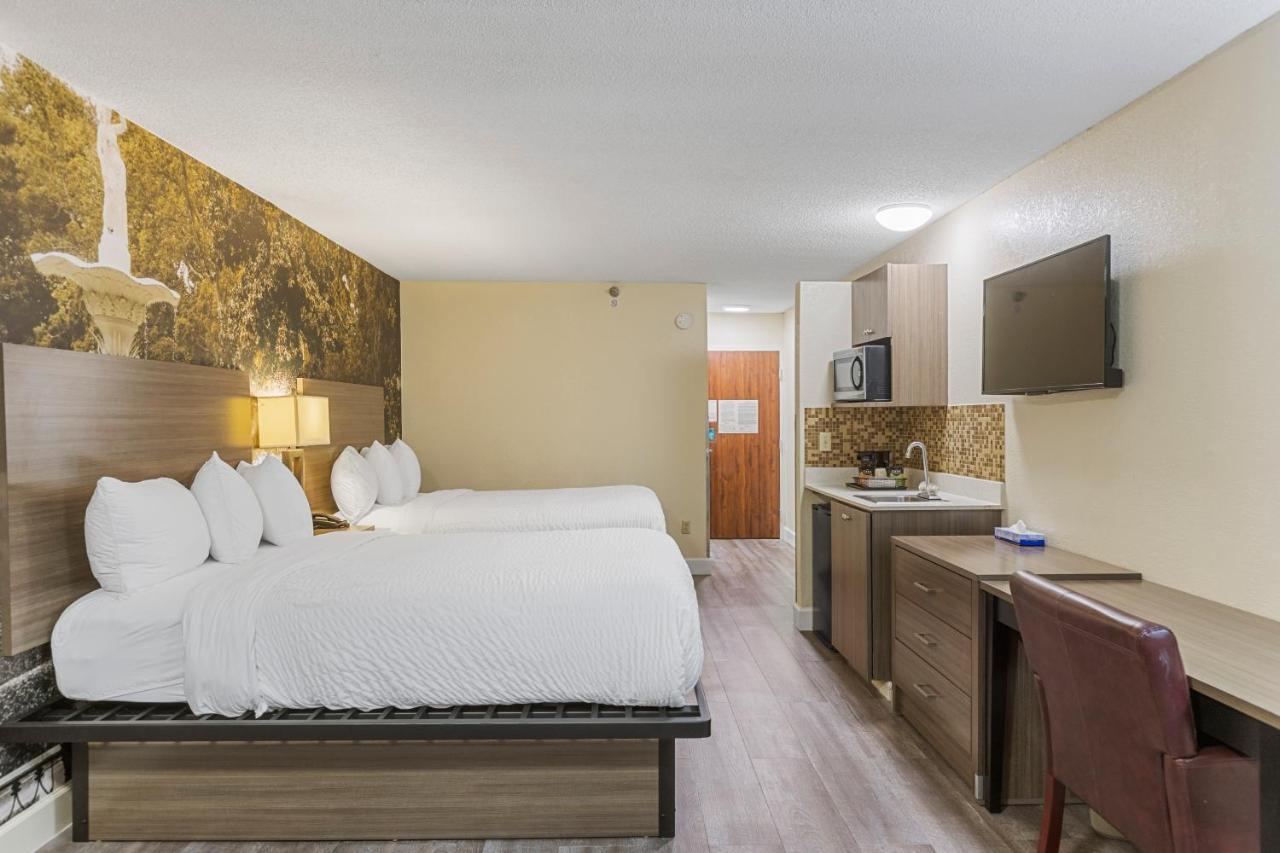 Clarion Pointe Savannah Gateway I-95 エクステリア 写真