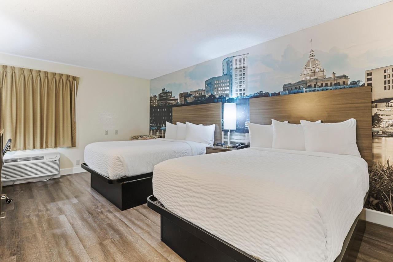 Clarion Pointe Savannah Gateway I-95 エクステリア 写真