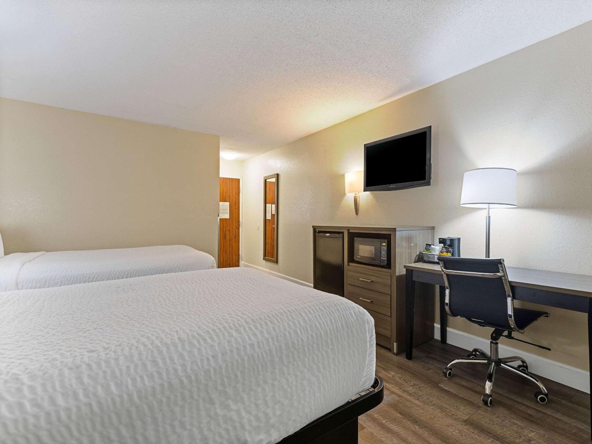Clarion Pointe Savannah Gateway I-95 エクステリア 写真